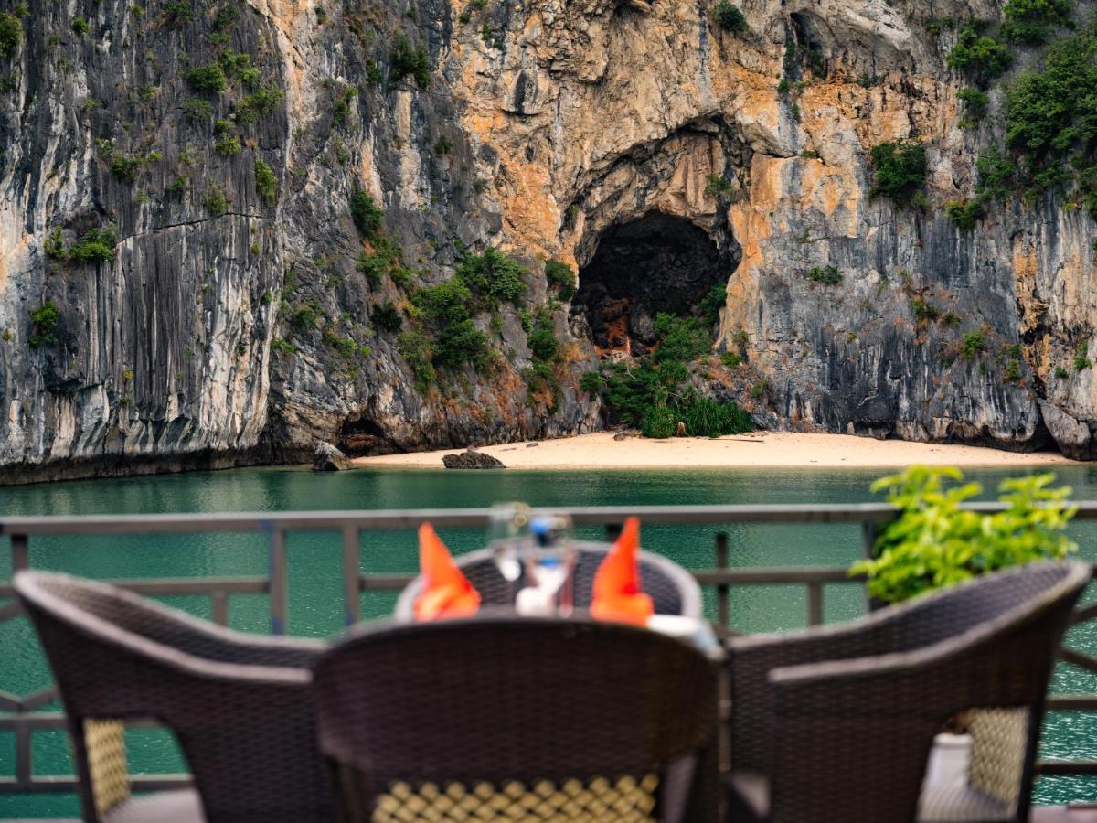 La Pandora Boutique Cruises Hotel ฮาลอง ภายนอก รูปภาพ